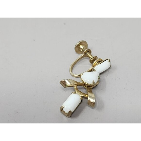 Vintage Screw On Earrings Lucite Rose Celluloid Flower Milk Glass‎ Red Glass - Picture 4 of 6